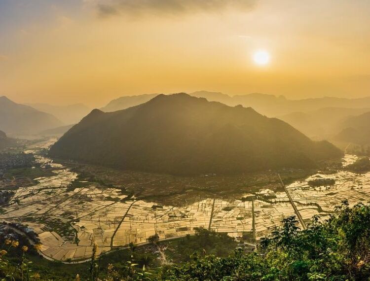 4 thung lũng ở Việt Nam đẹp như tranh vẽ