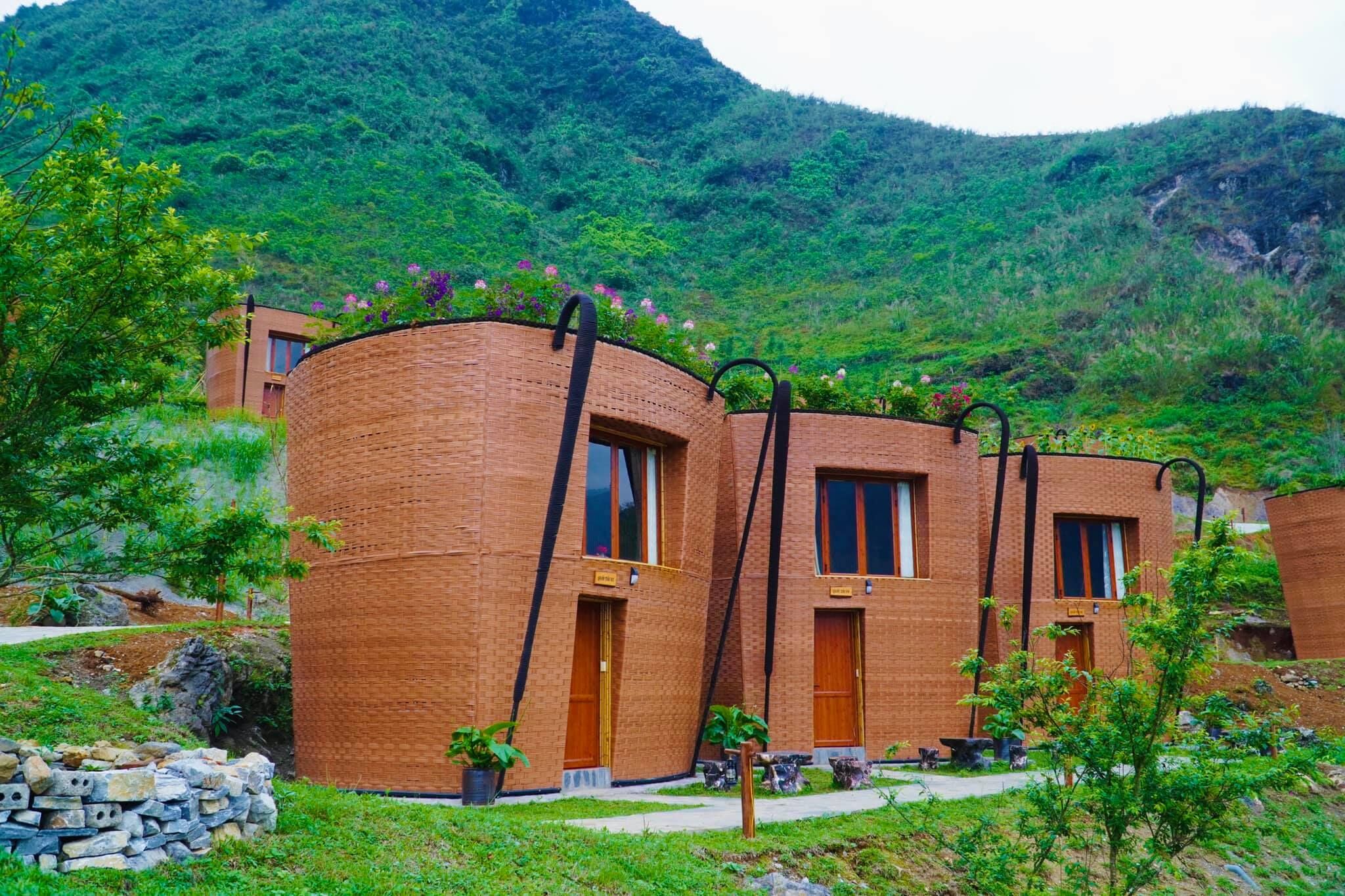 Mới lạ khu nghỉ dưỡng hình quẩy tấu đẹp tựa “trời Tây” ở Hà Giang - 3