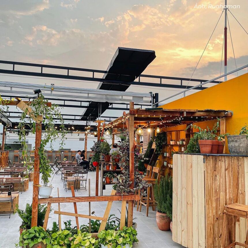 5 quán cà phê rooftop ngắm hoàng hôn ở TP.HCM - 6