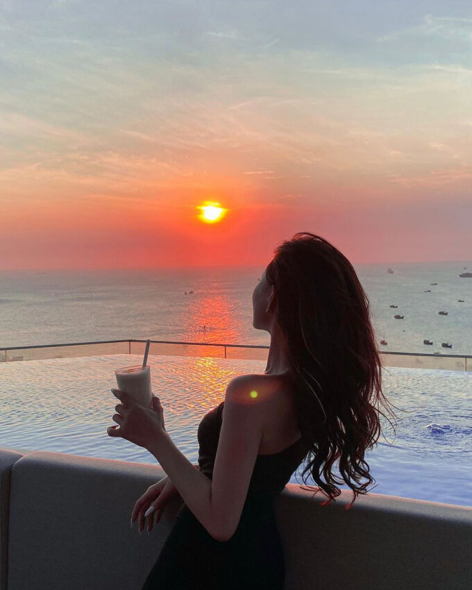 Rooftop Bar Breeze