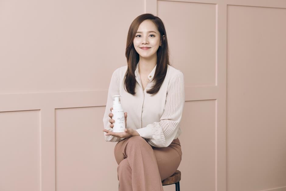 Đa tài như huyền thoại sắc đẹp Kpop Eugene: Ca sĩ, diễn viên và còn là nhà sáng lập của một thương hiệu nổi danh xứ kim chi - Ảnh 4.