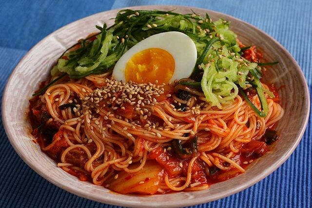 Mỳ Makguksu là món ăn giải nhiệt mùa hè cực thích mà bạn không nên bỏ qua