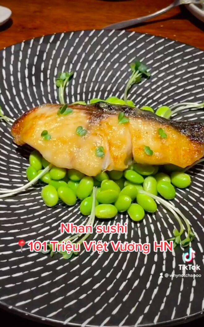 Tiệc sinh nhật ngập mùi tiền của Chao - rich kid 2k3: Tổ chức trong khách sạn dát vàng, tới đồ ăn cũng dát vàng luôn - Ảnh 1.