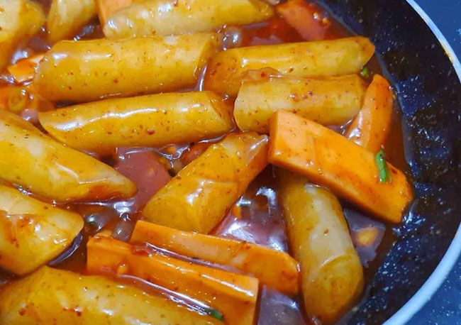 Tokbokki “kiểu Việt Nam” tiếp tục gây sơn sốt tại xứ sở kim chi