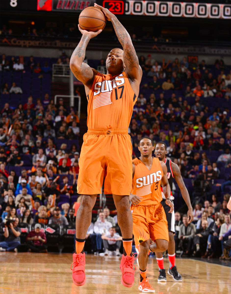 PJ Tucker - “Ông vua sneaker” trong giới NBA - P2-3