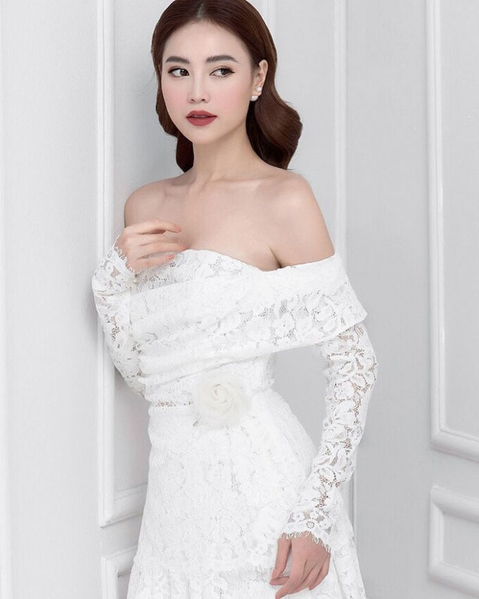 Lan Ngọc cực quyến rũ với corset ren-8