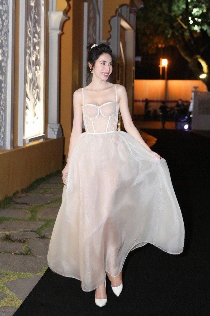 7 nguyên tắc cơ bản giúp tránh phản cảm khi diện trang phục màu nude-3