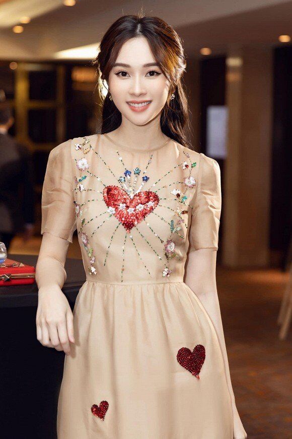 7 nguyên tắc cơ bản giúp tránh phản cảm khi diện trang phục màu nude-8