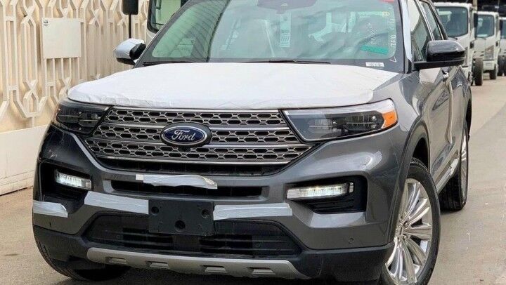Ford Explorer 2021 chính hãng đầu tiên về Việt Nam
