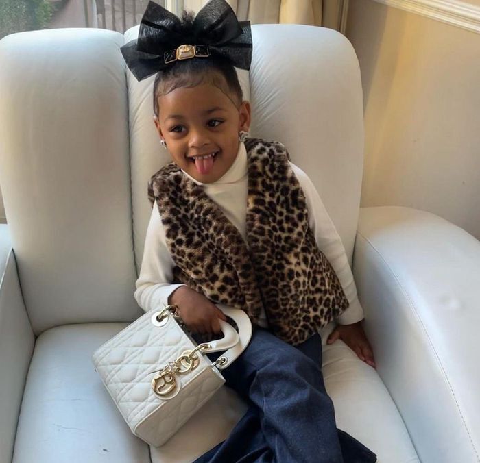 Cardi B tặng túi Hermes Birkin hơn 1 tỷ đồng cho con gái 3 tuổi-5