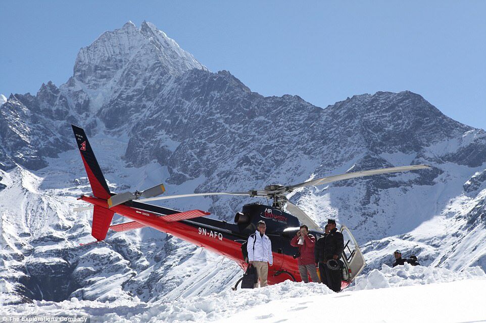 15 phút ăn sáng trên đỉnh Everest với giá 5000 USD/người-2