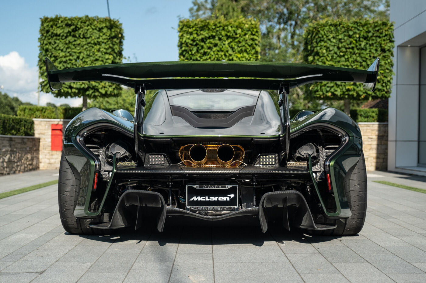 Siêu xe McLaren P1 trở nên “hầm hố” với gói độ xe từ Lanzante-3