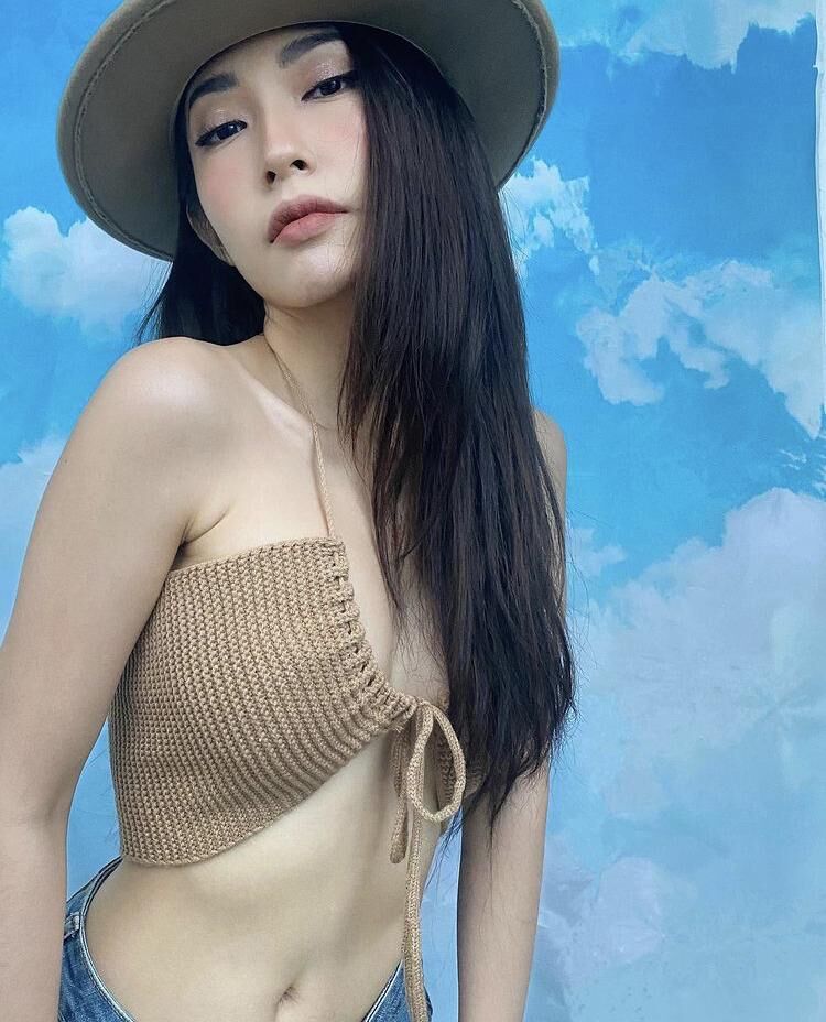 Trend mặc áo cài một cúc của các sao nữ-12