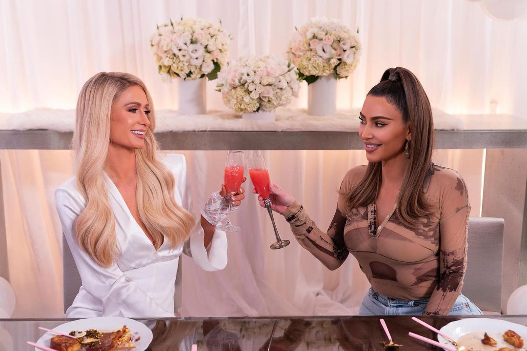 Thời trang “quý cô sang chảnh” khi vào bếp của Paris Hilton-3