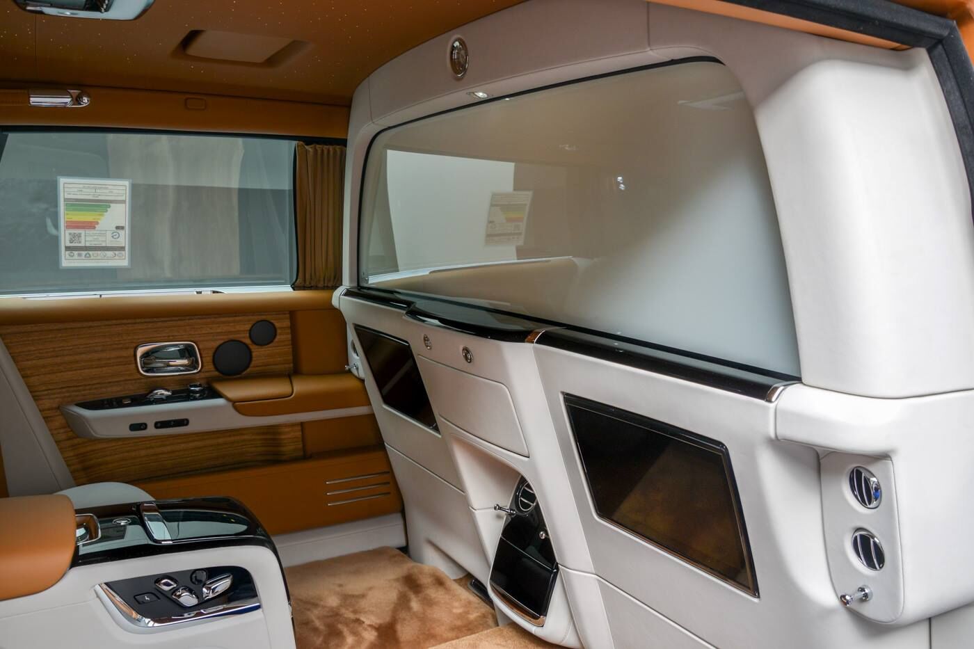 Rolls-Royce Phantom VIII Privacy Suite -5