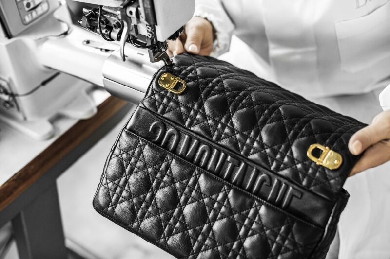 Dior Caro - Chiếc túi của quý cô hiện đại-5