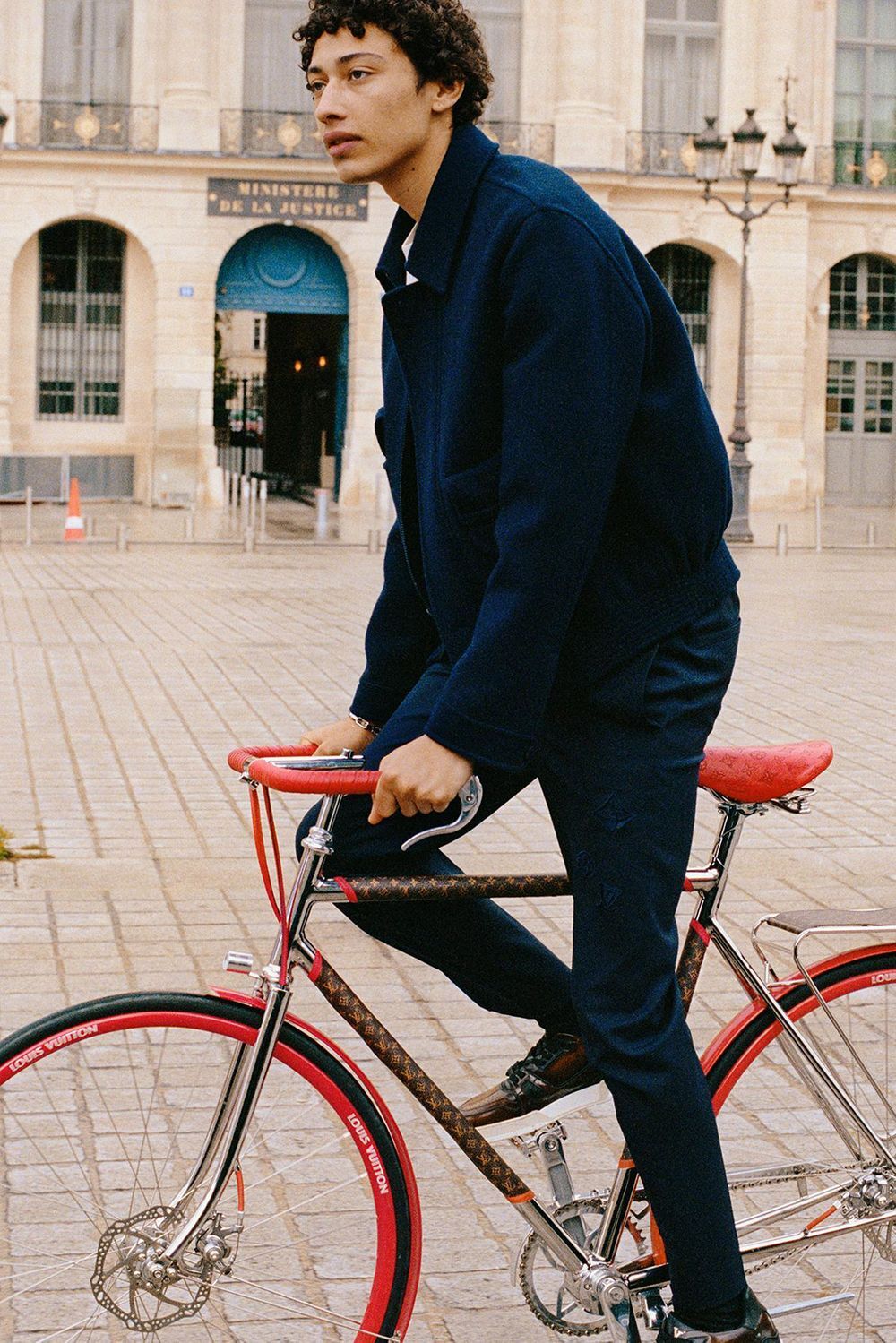 xe đạp Louis Vuitton