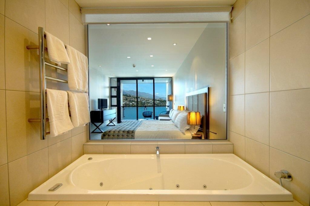 Thiết kế nội thất đẹp lạ cùng bồn tắm chìm, biến phòng tắm thành spa sang chảnh-7
