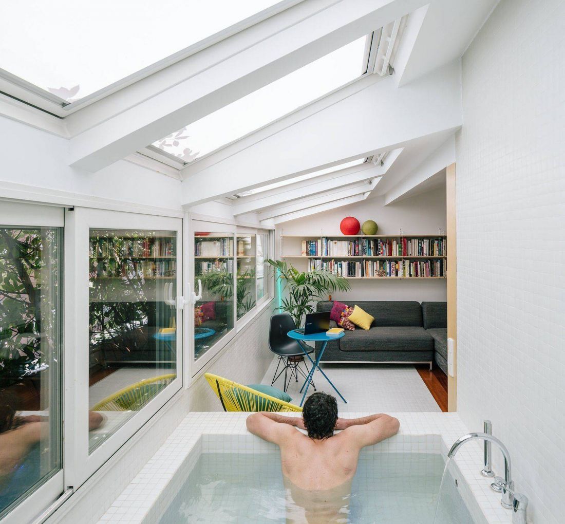 Thiết kế nội thất đẹp lạ cùng bồn tắm chìm, biến phòng tắm thành spa sang chảnh-11