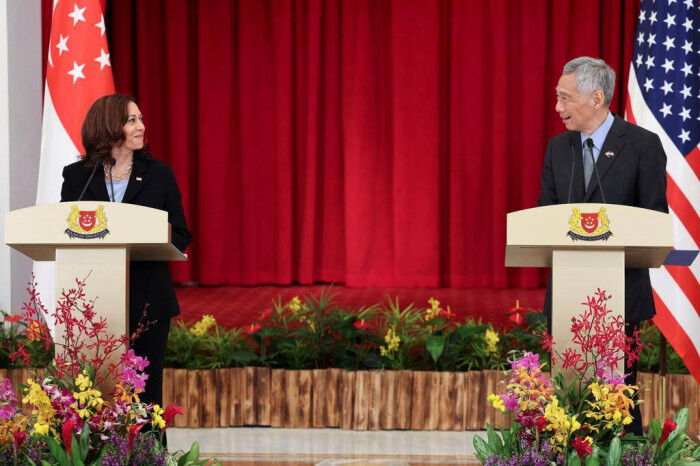 Phó tổng thống Mỹ Kamala Harris chuộng trang sức ngọc trai-9