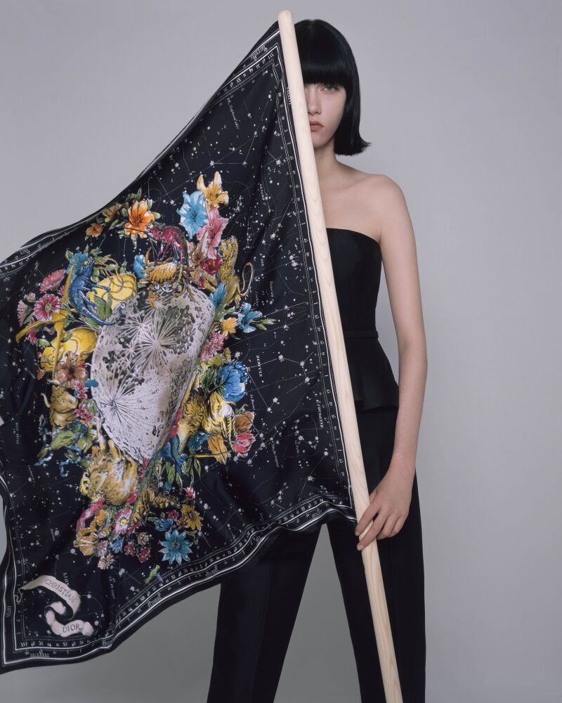 Khăn lụa Dior