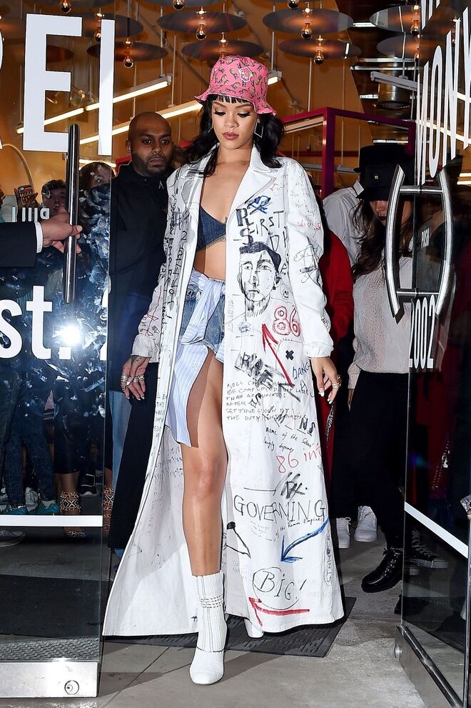 Rihanna và sở thích sưu tầm mũ bucket-3