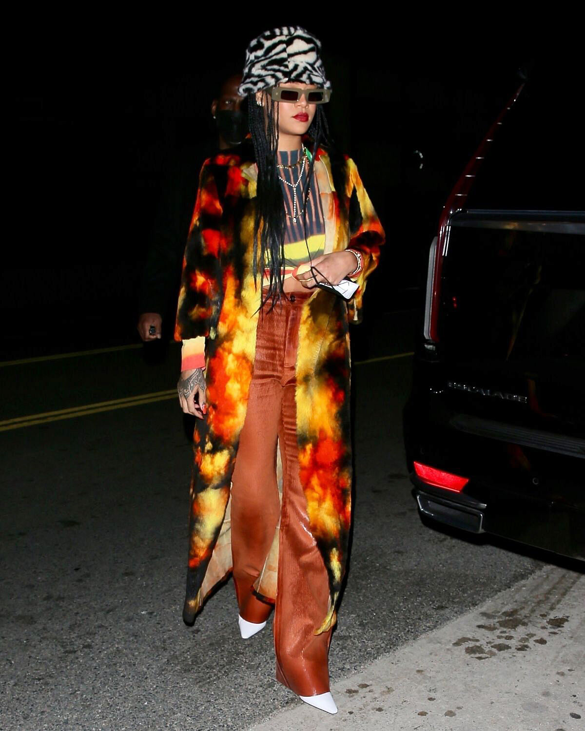 Rihanna và sở thích sưu tầm mũ bucket-8