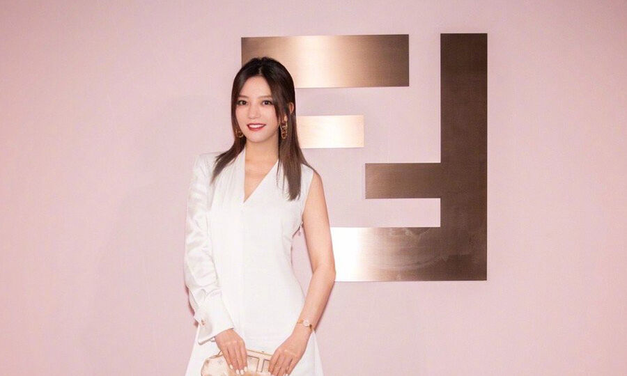 Fendi xóa bỏ tất cả các hình ảnh của Triệu Vy