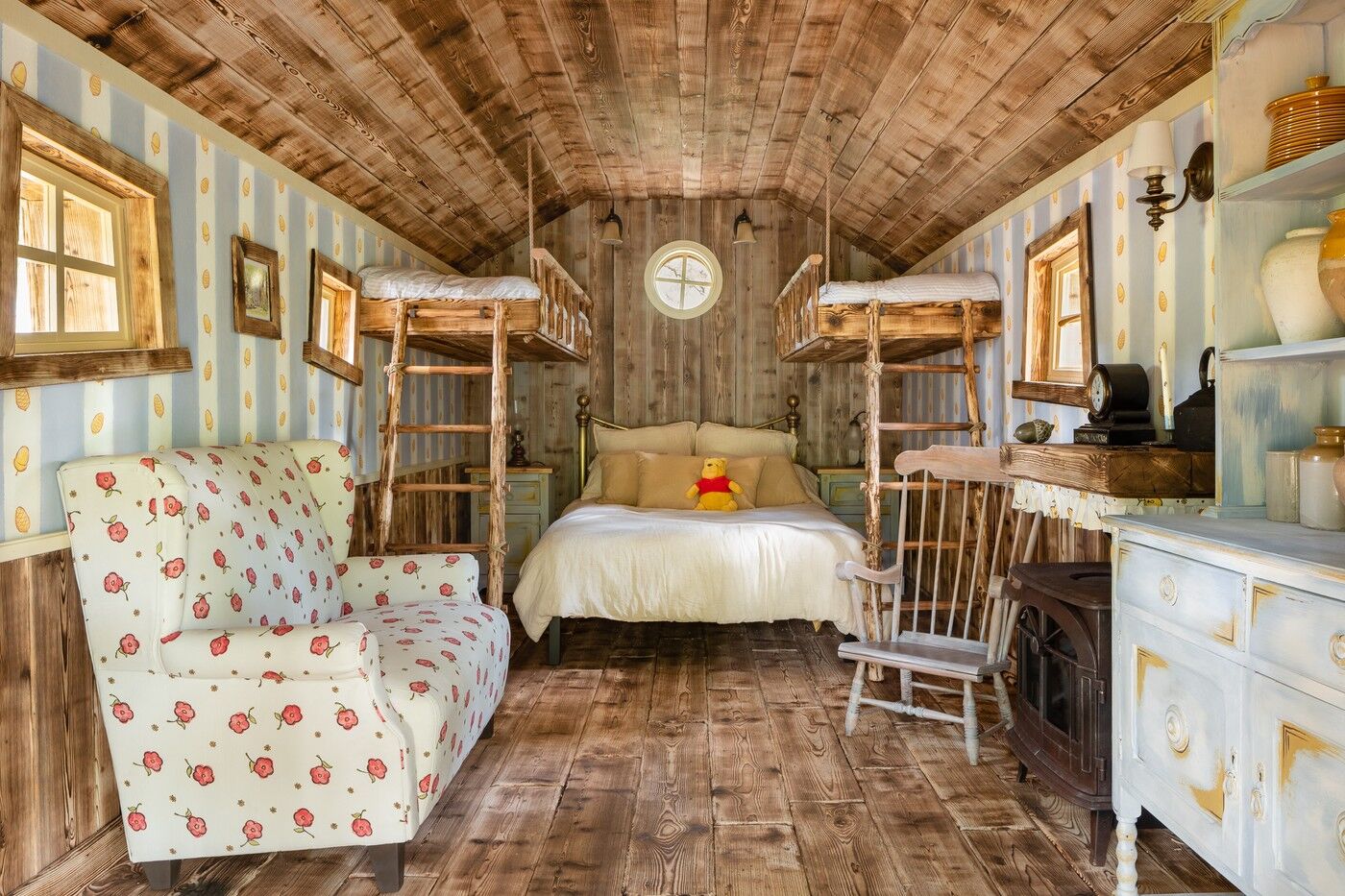 gấu pooh airbnb