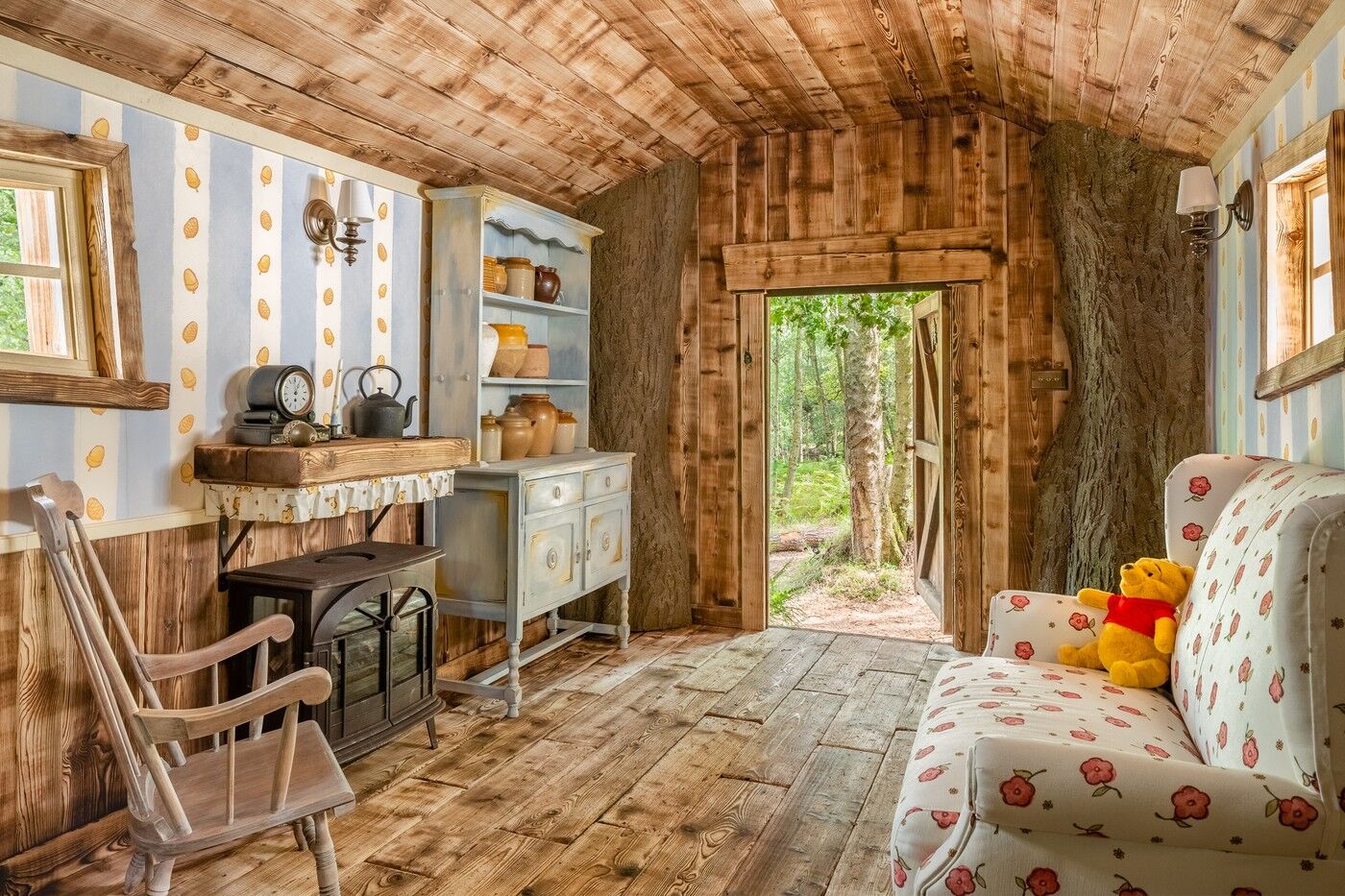 gấu pooh airbnb