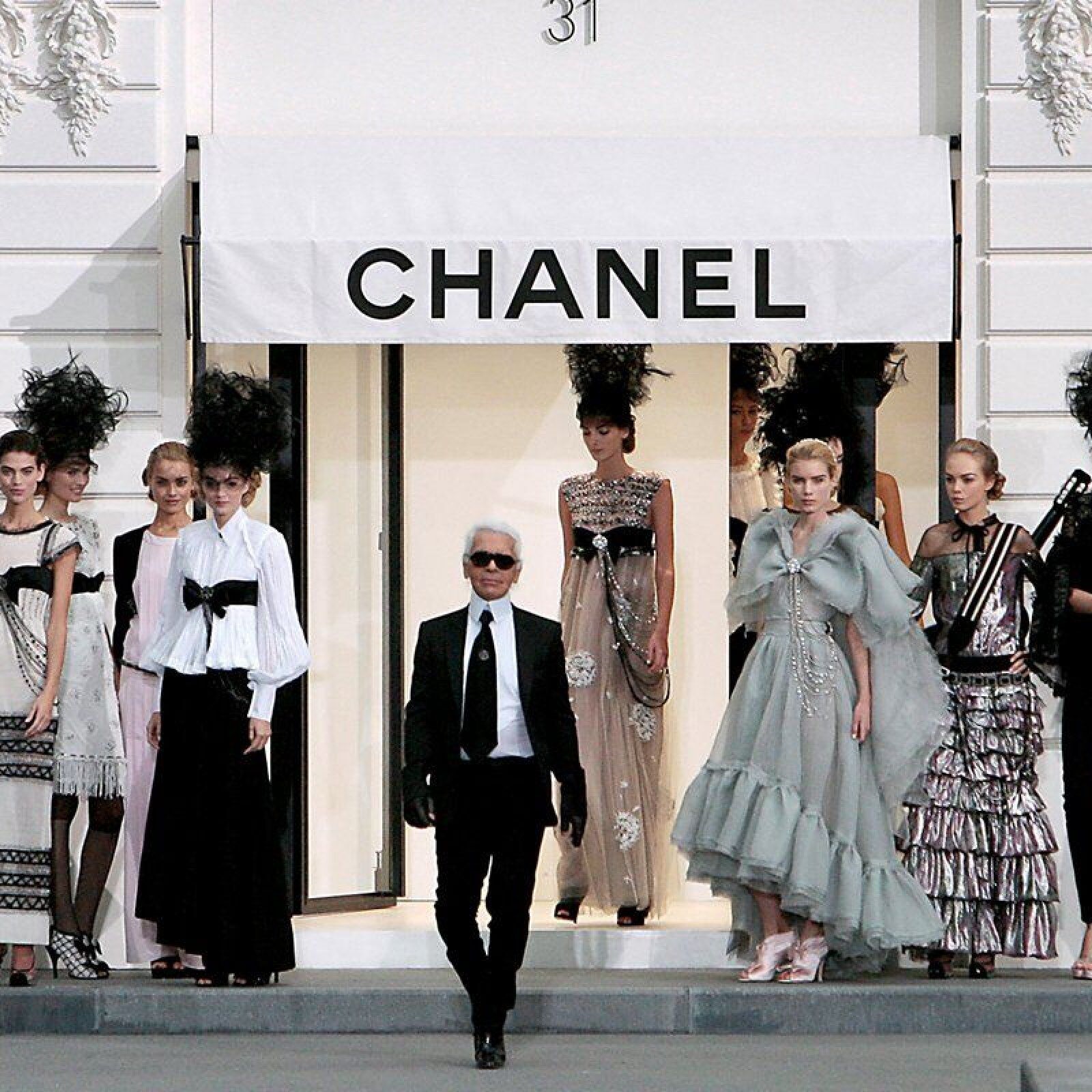 Disney làm phim về cuộc đời huyền thoại thời trang Karl Lagerfeld-5