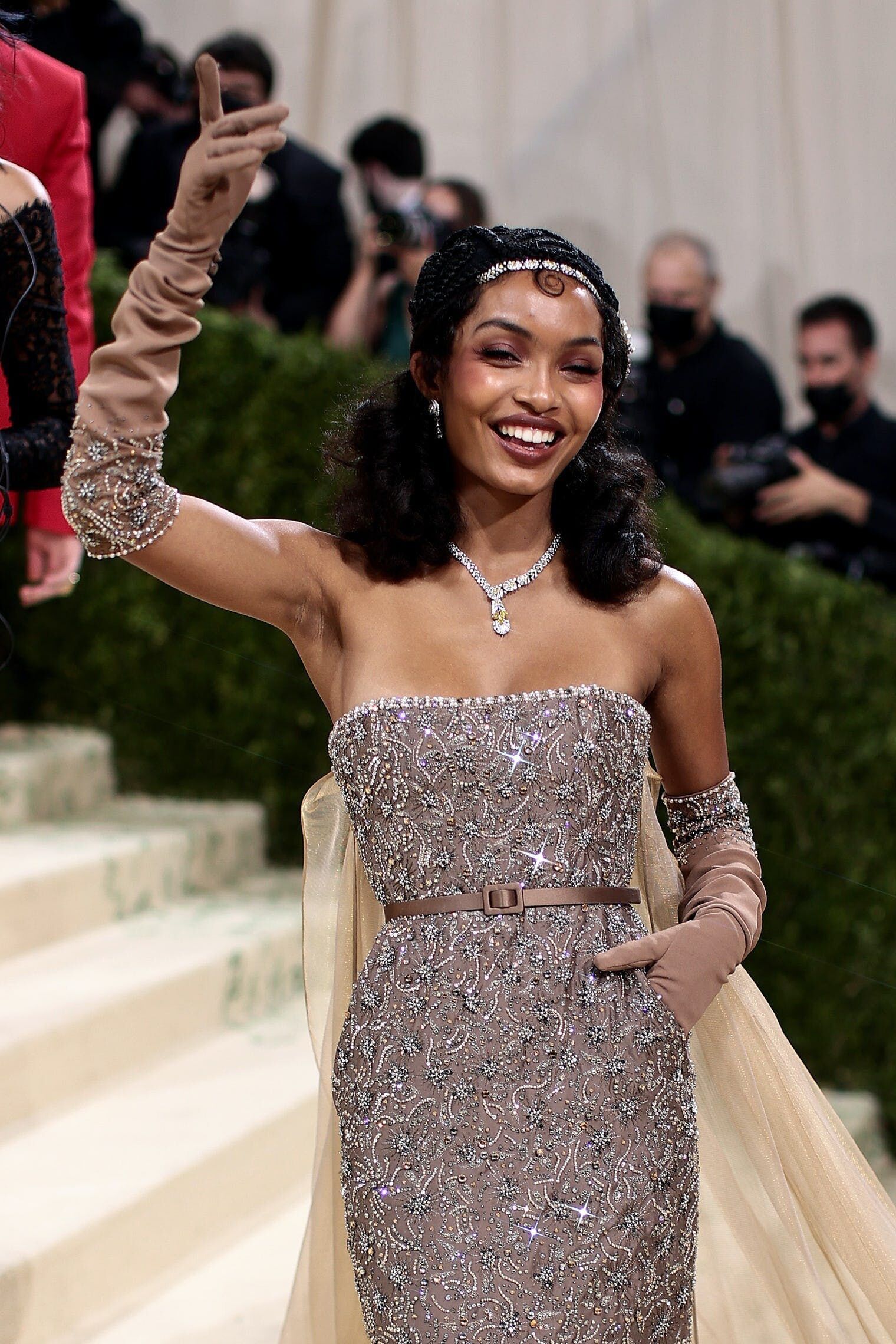 Xu hướng đính đá nổi lên sau Met Gala-3