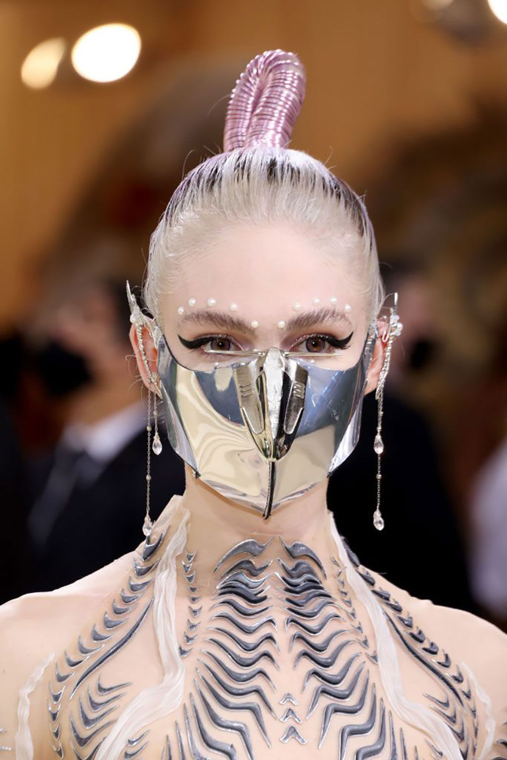 Xu hướng đính đá nổi lên sau Met Gala-4