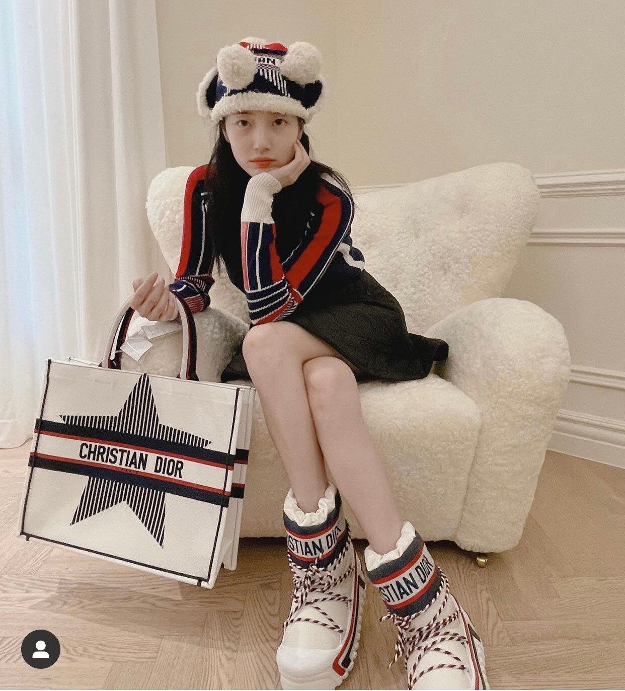 Suzy khoe diện mạo xinh đẹp khi diện quà tặng từ Dior - Mùa đông đến rồi-2
