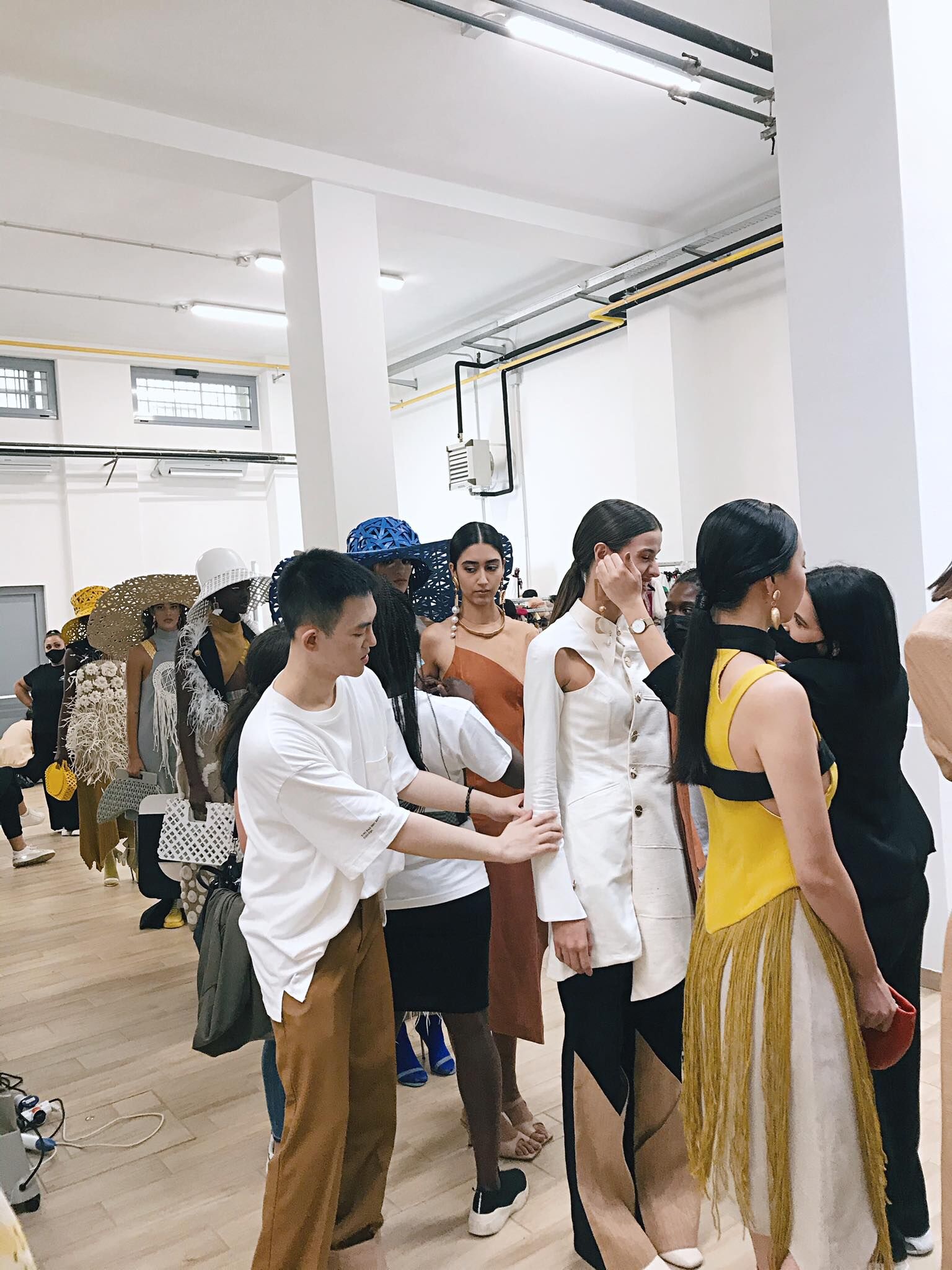 NTK Gen Z đưa nghệ thuật đan đát Việt lên sàn diễn Milan-10