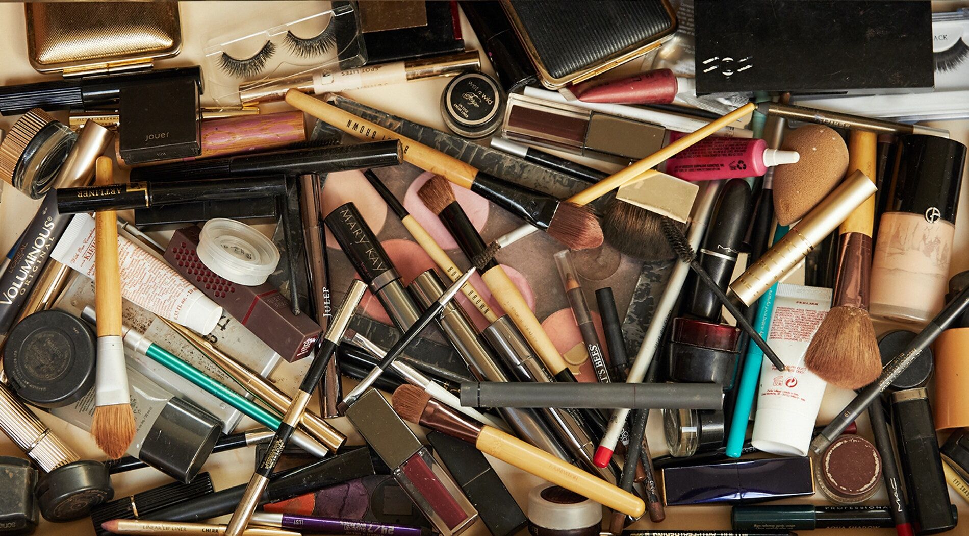 Tuyệt chiêu tối giản kho mỹ phẩm cho nàng nghiện makeup thích mua sắm