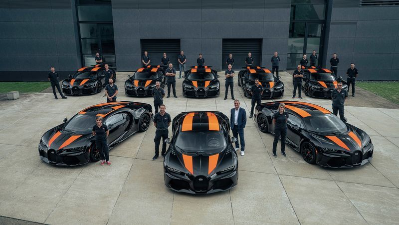 Cận cảnh siêu xe Bugatti Chiron Super Sport 300+ trị giá 120 tỷ