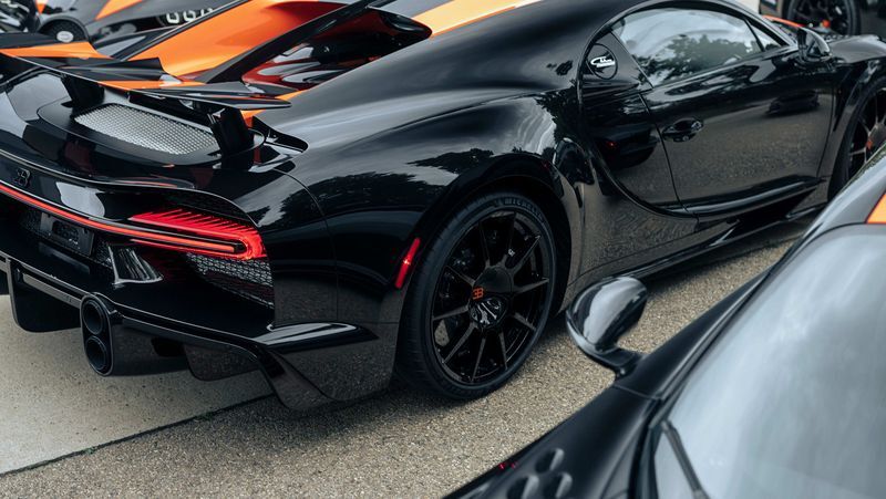 Cận cảnh siêu xe Bugatti Chiron Super Sport 300+ trị giá 120 tỷ-3