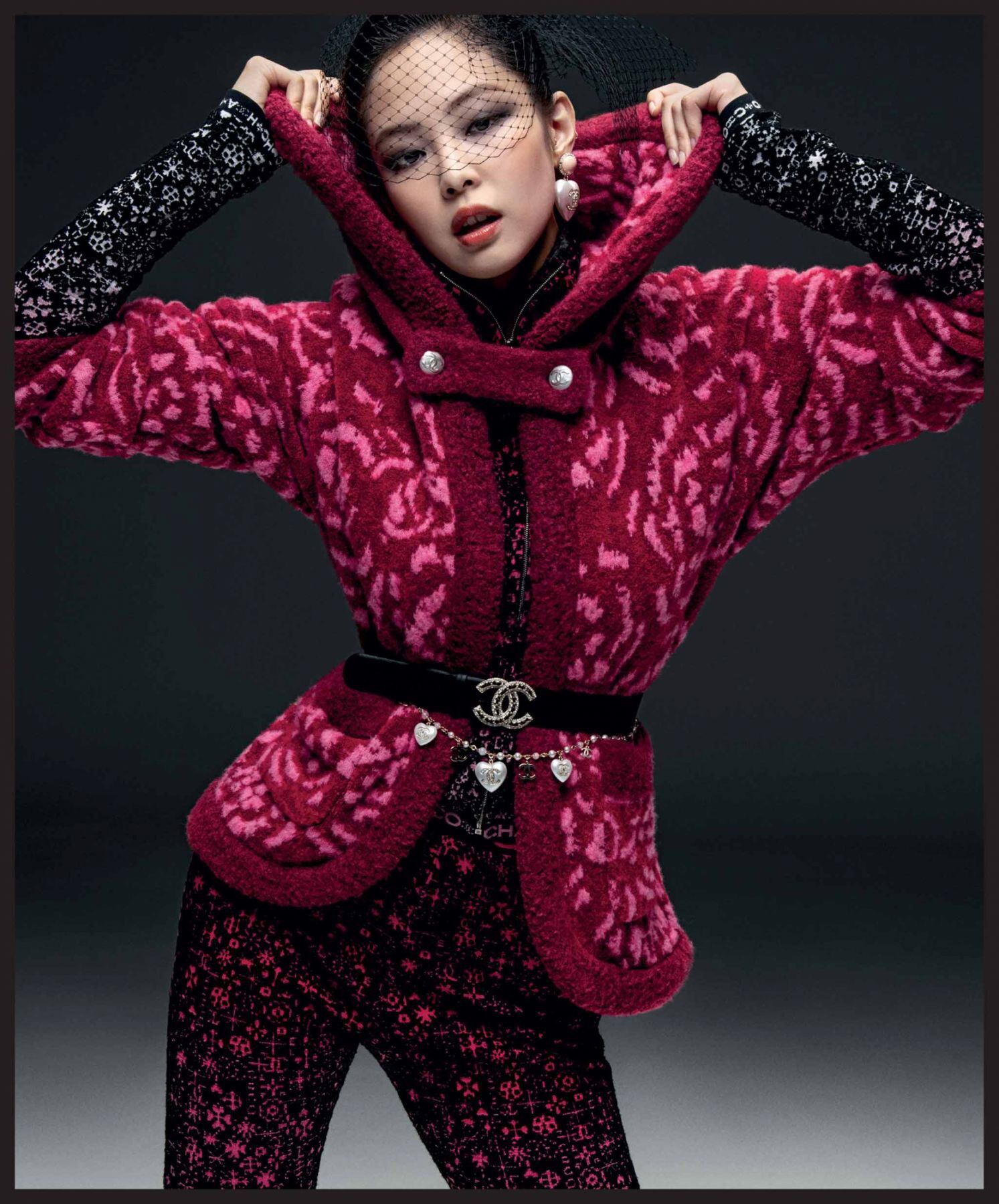 Loạt ảnh sang chảnh, cuốn hút của Jennie trong bộ ảnh mới của Chanel-2