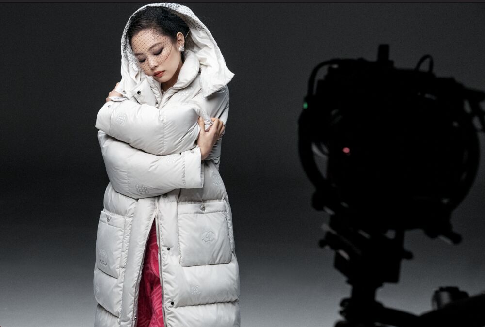 Loạt ảnh sang chảnh, cuốn hút của Jennie trong bộ ảnh mới của Chanel-6
