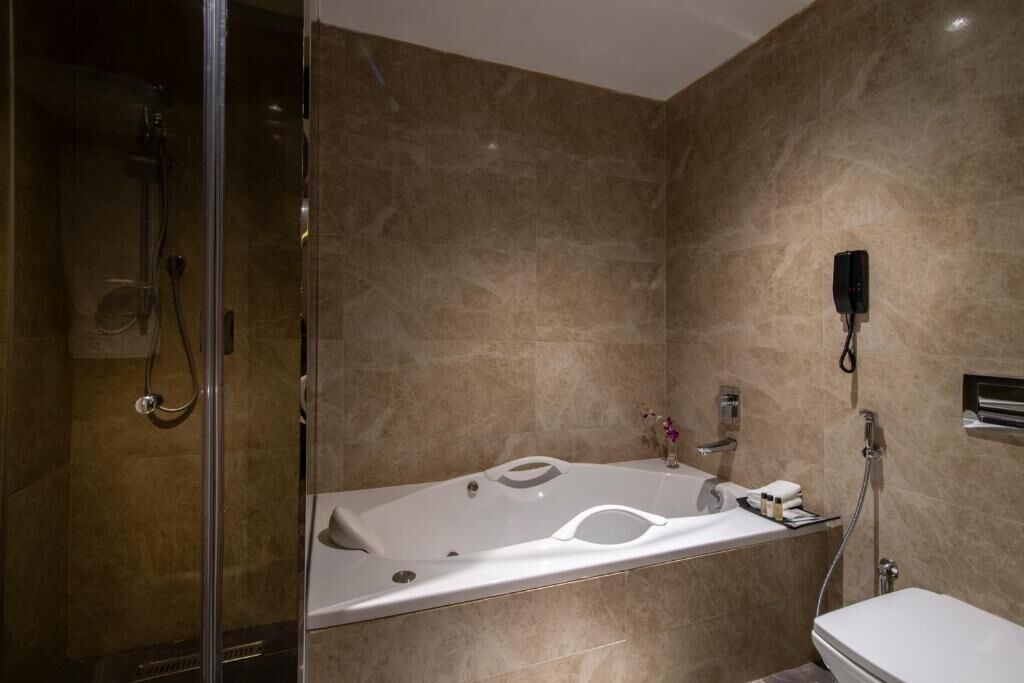 Cận cảnh khách sạn siêu sang nơi đội tuyển Việt Nam đóng quân-6