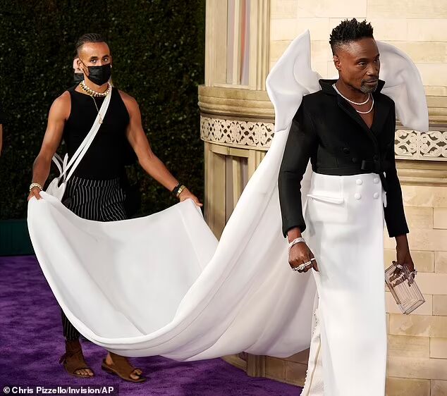 Billy Porter diện đầm đính nơ, nổi bật trên thảm đỏ ra mắt Cinderella=2