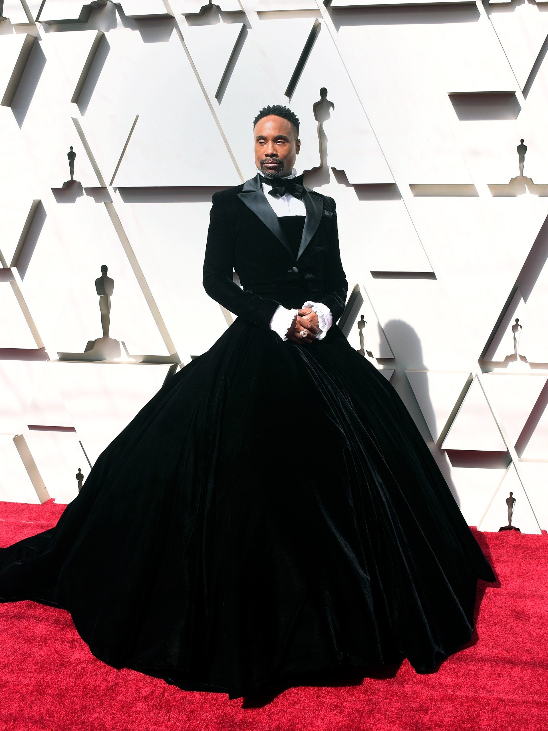 Billy Porter diện đầm đính nơ, nổi bật trên thảm đỏ ra mắt Cinderella-4