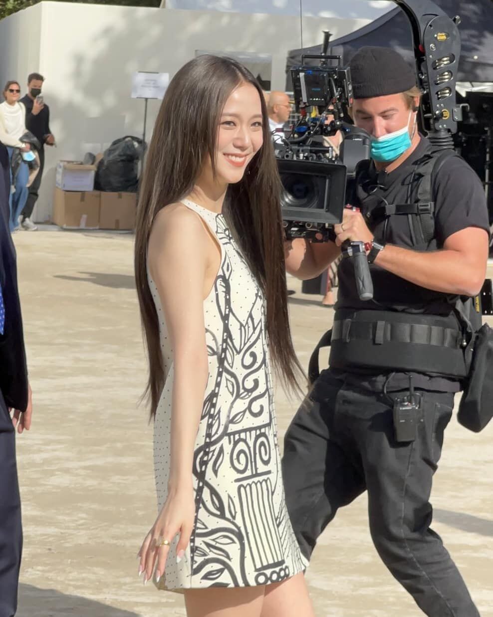 Rosé và Jisoo - “bùng nổ” hay “nhạt nhòa” tại Paris Fashion Week?-4