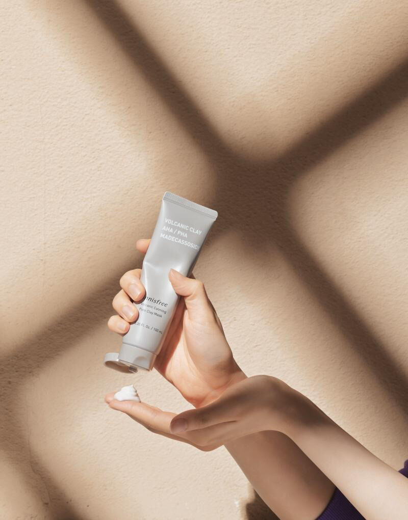 Sạch da chết, hết bã nhờn với phiên bản mặt nạ núi lửa mới ra mắt từ innisfree - Ảnh 2.