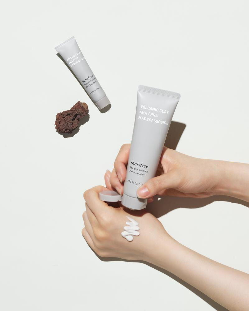 Sạch da chết, hết bã nhờn với phiên bản mặt nạ núi lửa mới ra mắt từ innisfree - Ảnh 4.