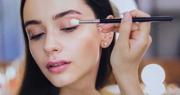 Cách Trang Điểm Mắt Cơ Bản Cho Người Mới Bắt Đầu