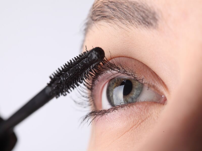 Không thể dưỡng mi dài vì sử dụng bấm mi và mascara sai cách – DHC Việt Nam