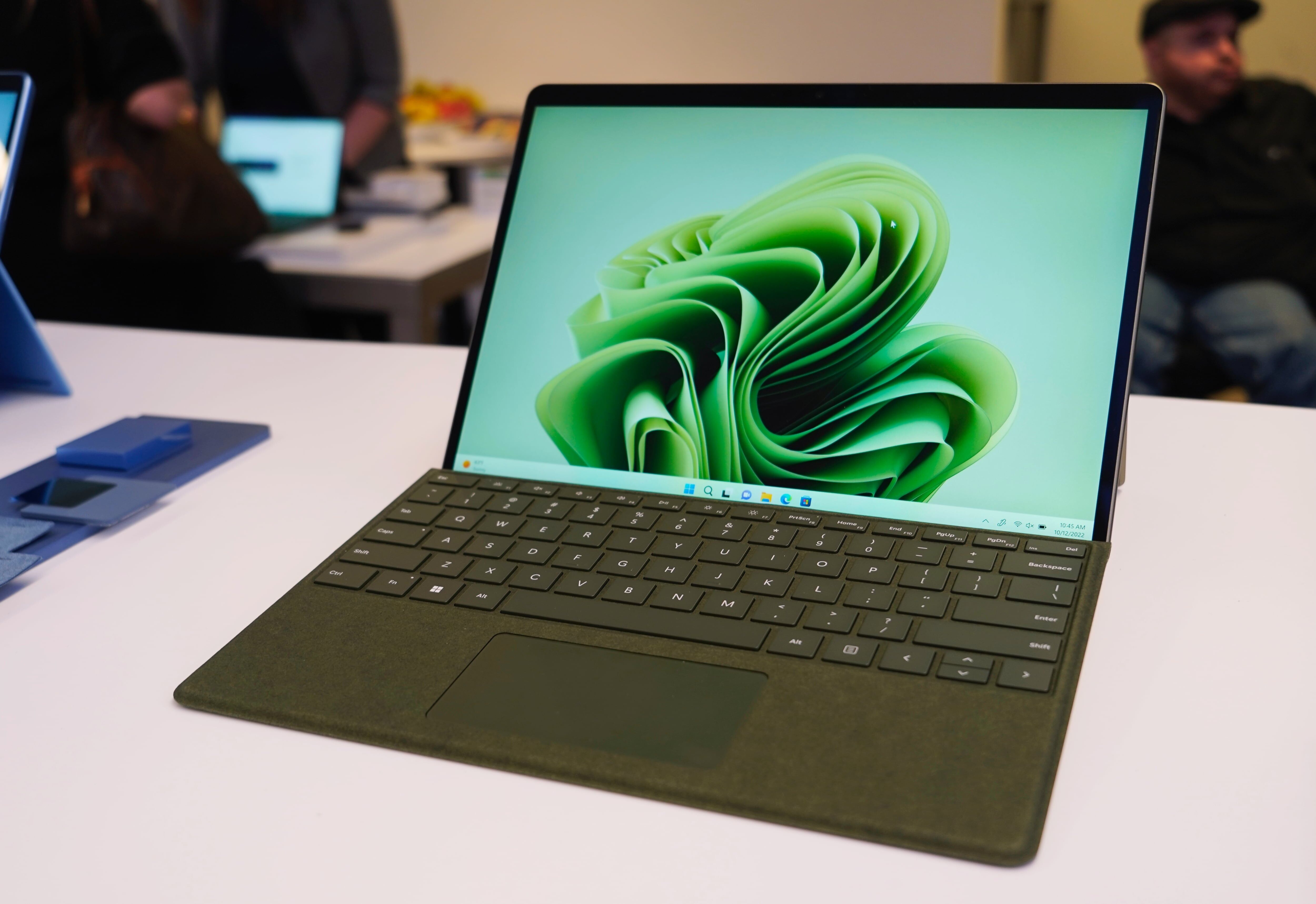 Microsoft ra mắt Surface Pro 9