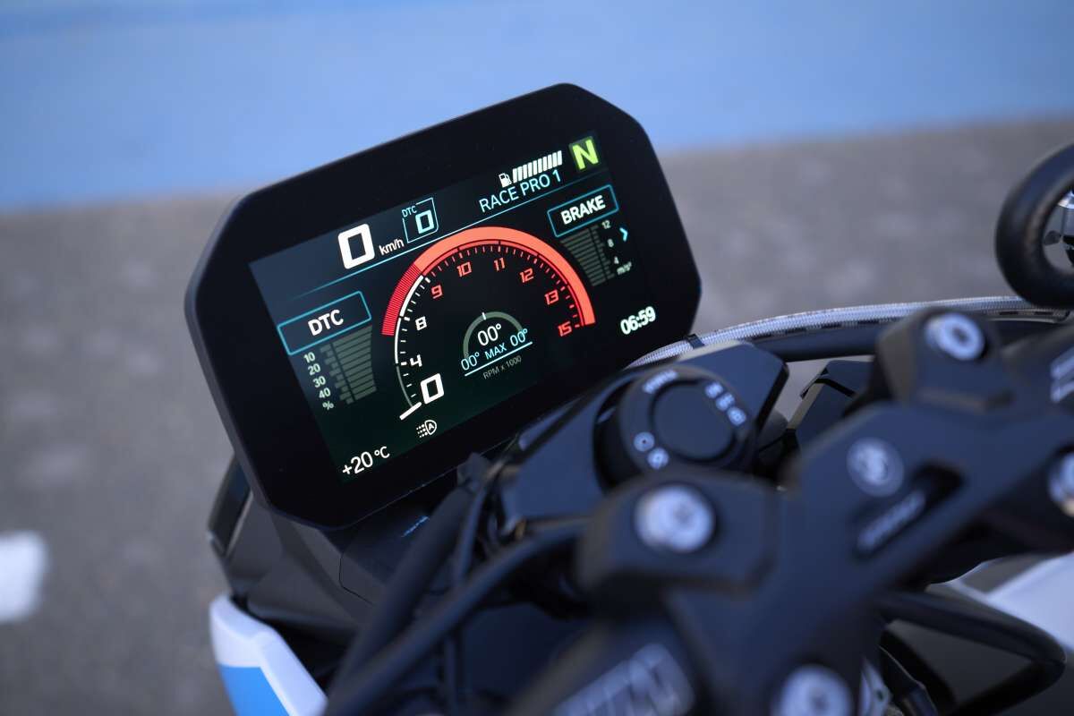 BMW Motorrad ra mắt M1000R 2023